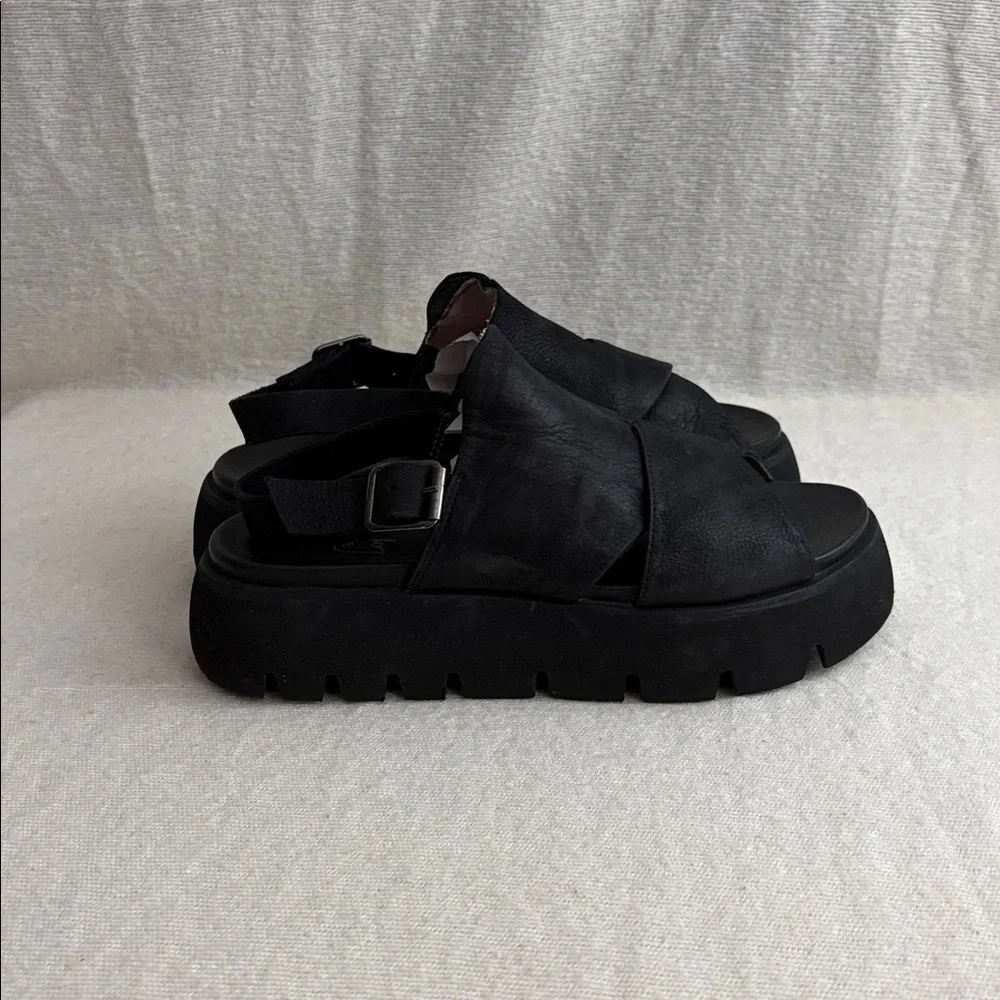 Lofina Chunky Leather Platform Wedge Sandal - Picture 5 of 8